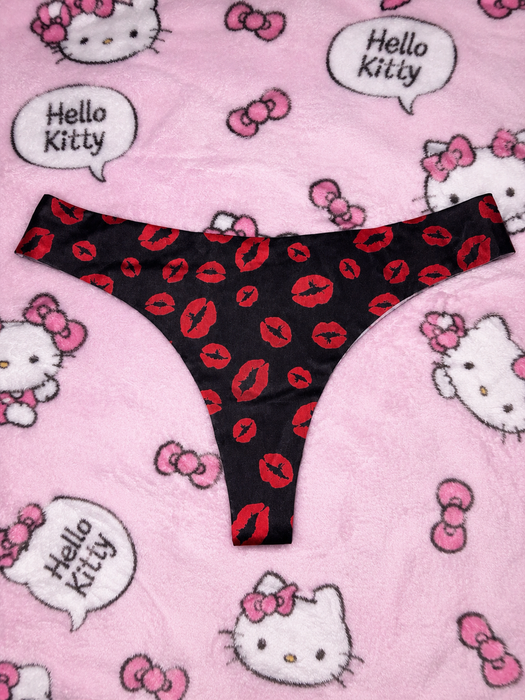 Kiss Print No-Show Thong Panties